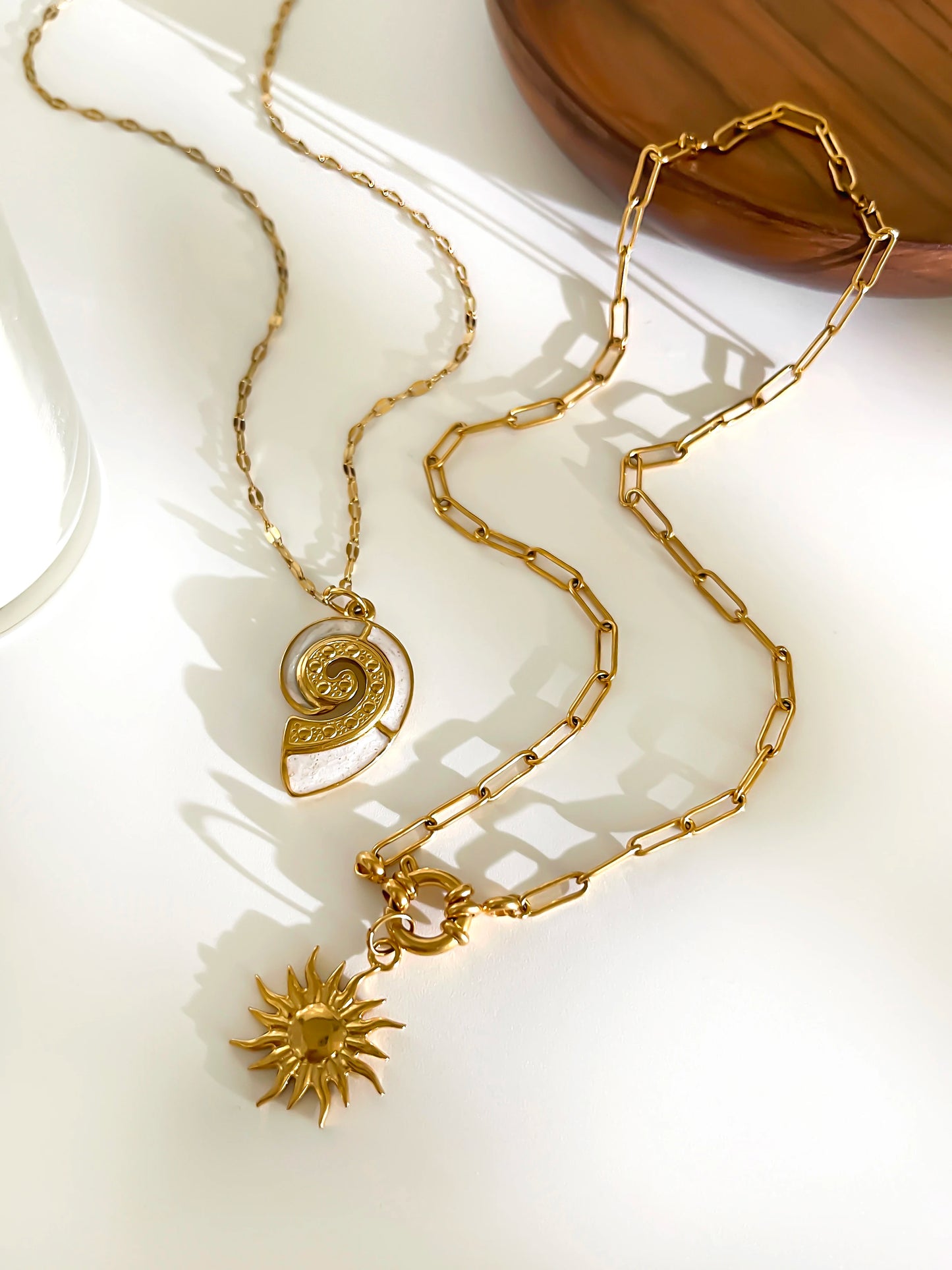 Coastal Sun Flower White Enamel Conch Pendant Necklace Stackable High Quality