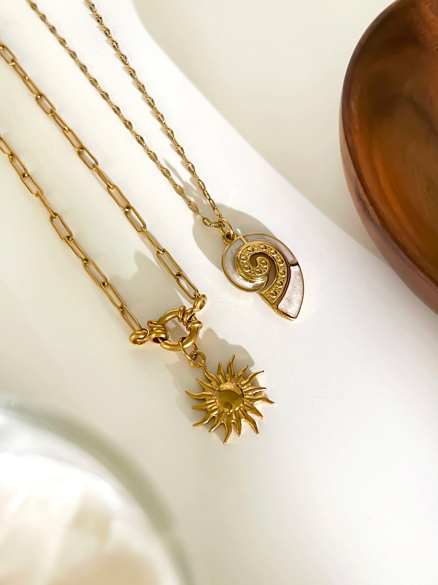 Coastal Sun Flower White Enamel Conch Pendant Necklace Stackable High Quality