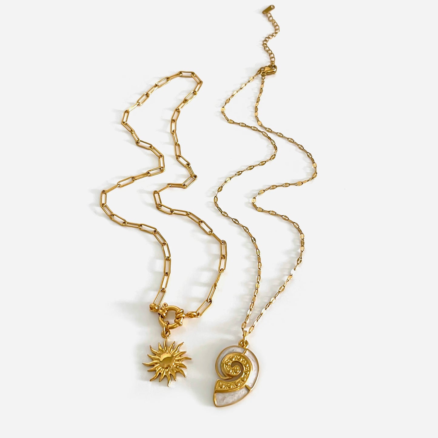 Coastal Sun Flower White Enamel Conch Pendant Necklace Stackable High Quality